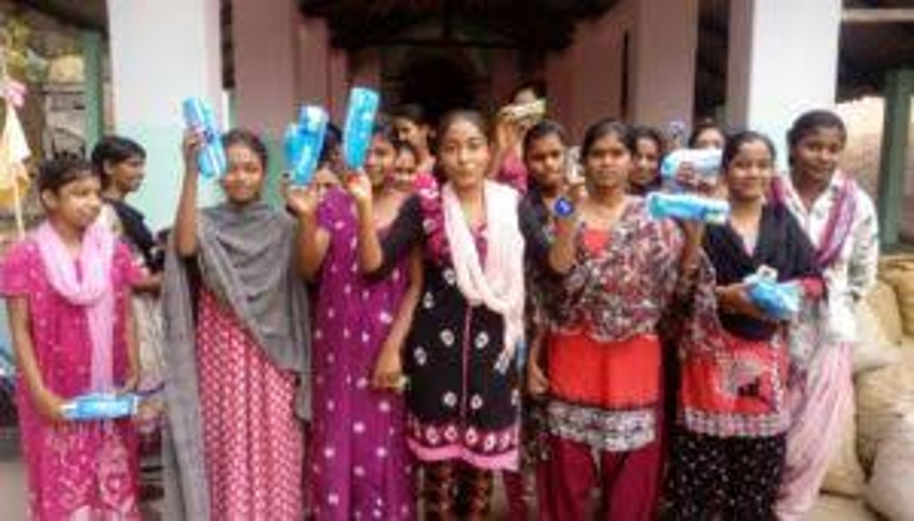 Distribution of essentials by Lions Club Of Siliguri Unity Wings